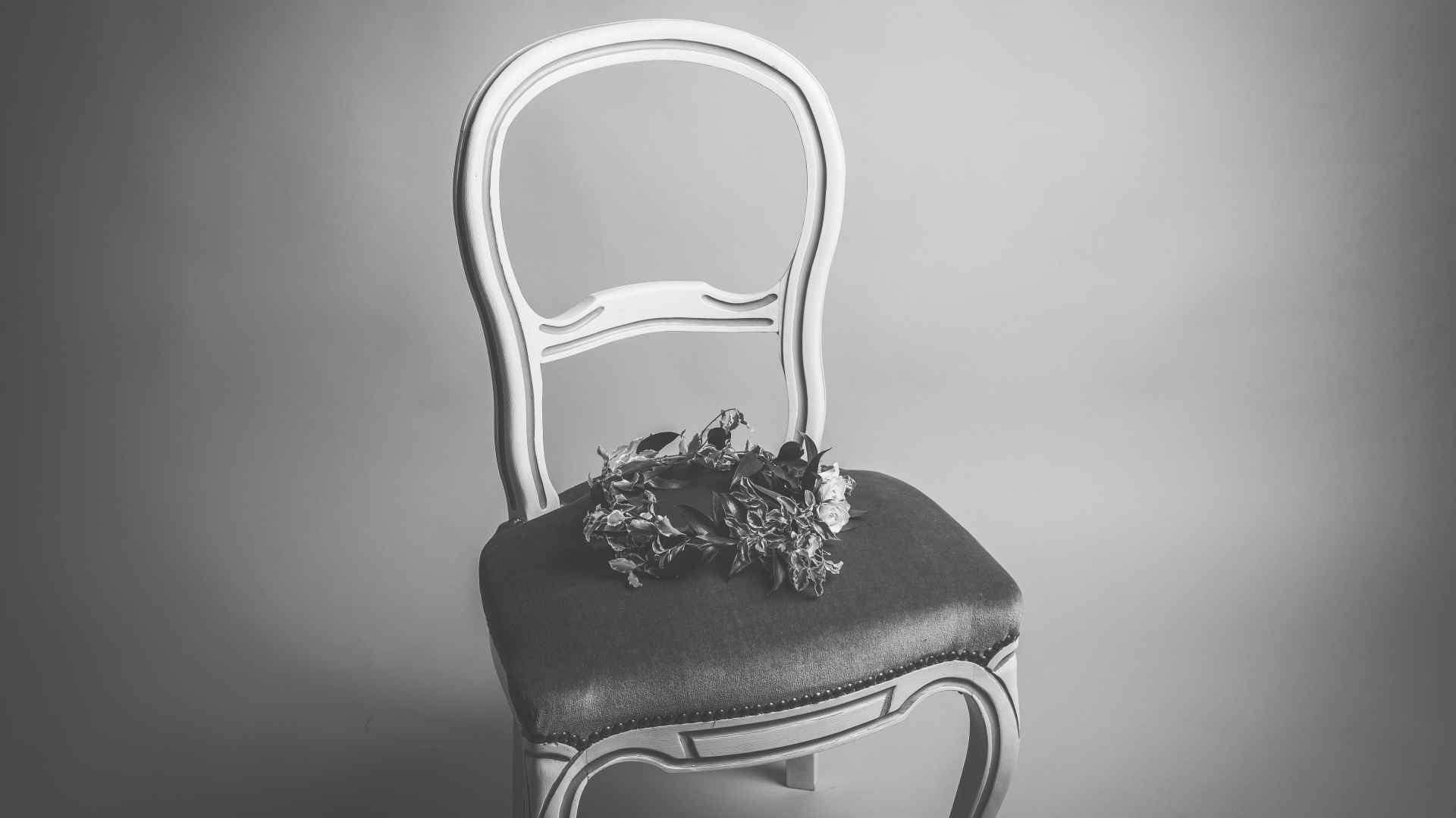 the-empty-chair-remembering-the-lost-care-for-the-family